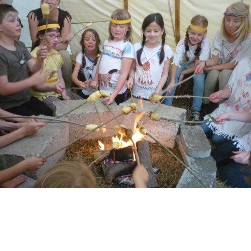 Reitschule Stitz 64579 Gernsheim, Indianer-Party als Feier zum Kindergeburtstag mit Pferden, Schminken, Grillen